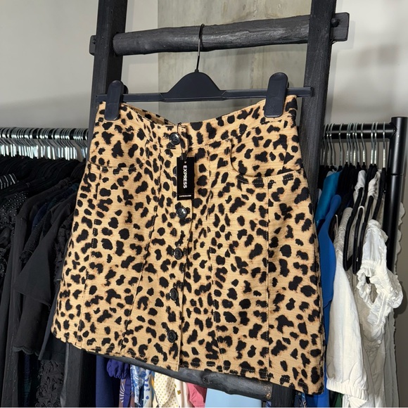 Express Button-Front Leopard Print High Waist A Line Mini Skirt - Picture 1 of 14